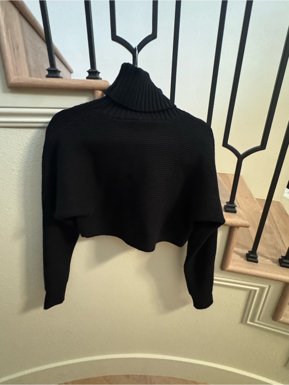 House of Harlow 1960 Black Cropped Turtleneck Sweater - Picture 2 of 7